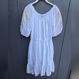 Knox Rose Boho White Dress With Off White Floral Detail On Sleeves